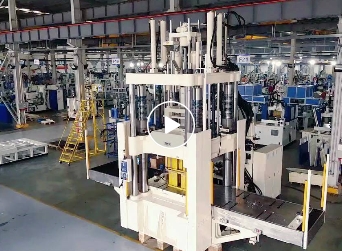 喜訊丨大禹又一臺(tái)超大型立式注塑機(jī)順利交付，顛覆汽車注塑件成型工藝